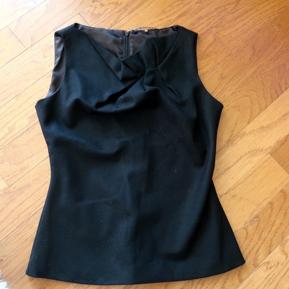 Elie Tahari Black wool blouse w pleated neckline